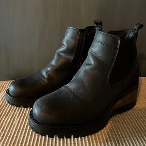 Bull boxer wedge boot